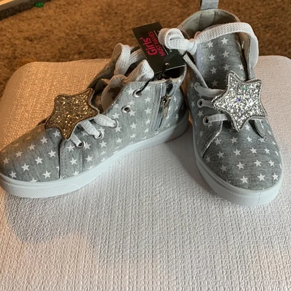 🌸2/$20 Kids Shoe Sale🌸NWT Bobbie Brooks High Top Shoes - Picture 2 of 4
